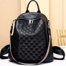 Шкіряний жіночий рюкзак з тисненням 32х27х16, сумка наплічна з шахматним візерунком, чорна