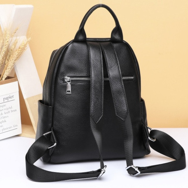 Жіноча сумка на плечі з натуральної шкіри 30х25х12, рюкзак з відділами для гаджетів, чорна