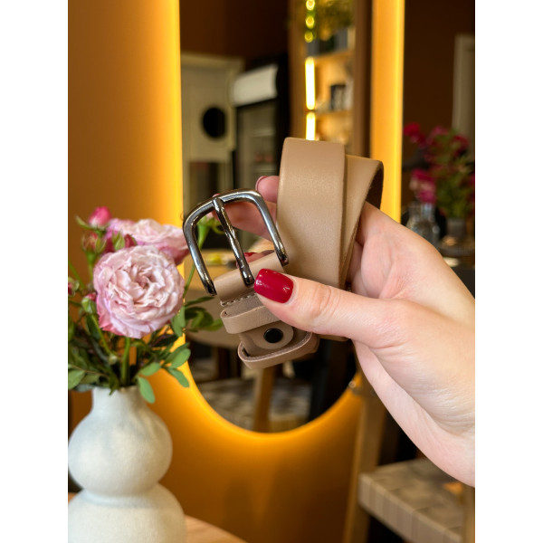 Шкіряний жіночий ремінь в бежевому кольорі 3588