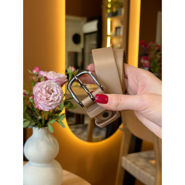 Шкіряний жіночий ремінь в бежевому кольорі 3588