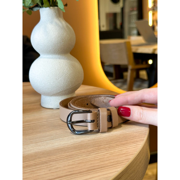 Шкіряний жіночий ремінь в бежевому кольорі 3334