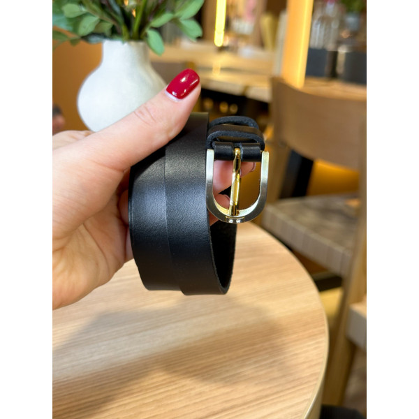 Шкіряний жіночий ремінь в чорному кольорі 6094