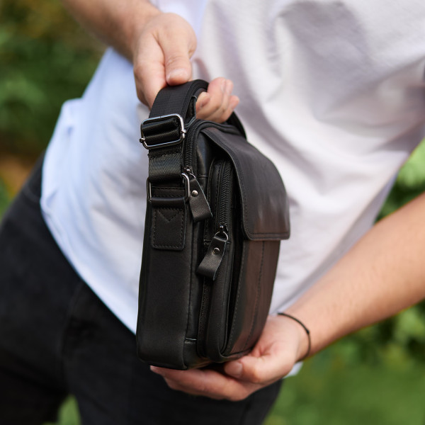 Сумка-барсетка чоловіча через плече 22х18х8, месенджер шкіряний гладкий Tiding Bag TD-55467 чорний колір