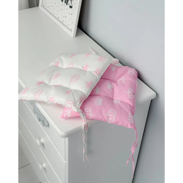 Подушка м'яка для дитячого стільчика 23х28, рожева в горошок