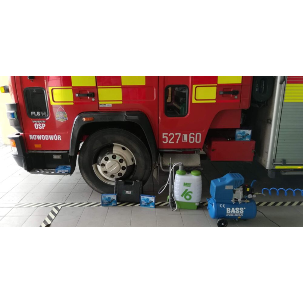 Ранцевий акумуляторний садовий обприскувач 16л Bass Polska 8616