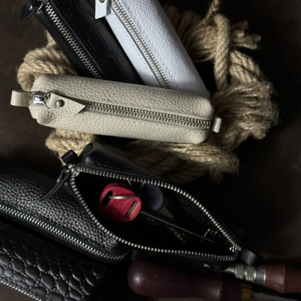 Ключниця крокодил чорна унісекс