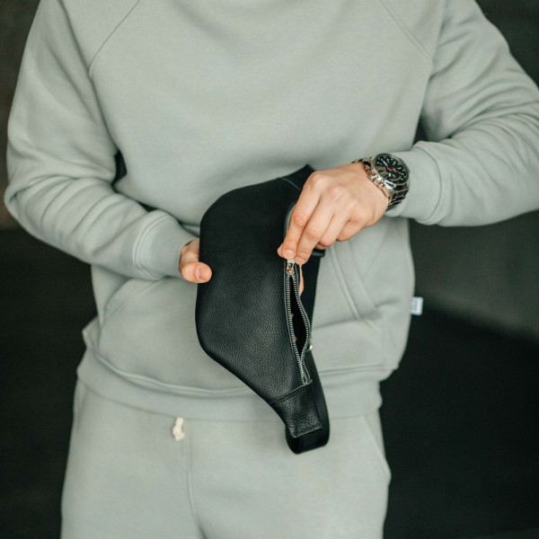 Чоловіча шкіряна чорна сумка на пояс бананка Brooklyn