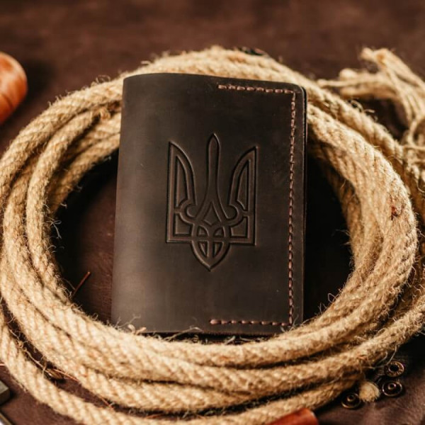 Чоловіча обкладинка на паспорт коричнева Тризуб