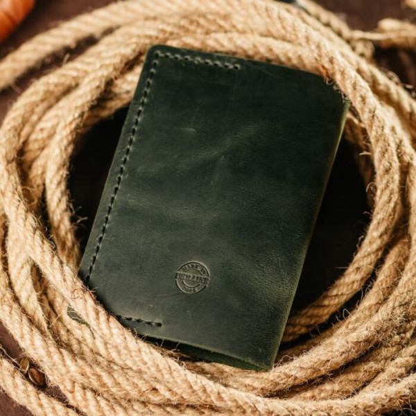 Чоловіча обкладинка на паспорт зелена Тризуб