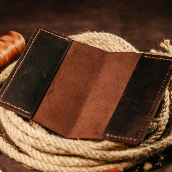 Чоловіча обкладинка на паспорт коричнева Home