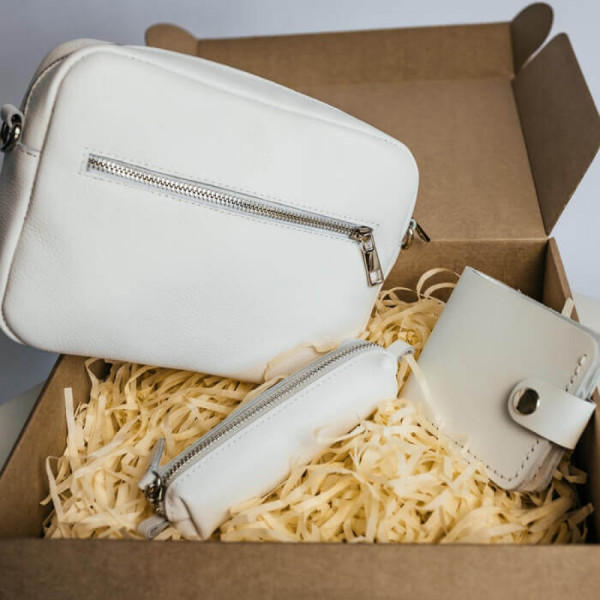 Жіночий набір ЦЕ ВСЕ ТОБІ з сумки Джорджія бежева, гаманця Біфолд та ключниці в білому кольорі