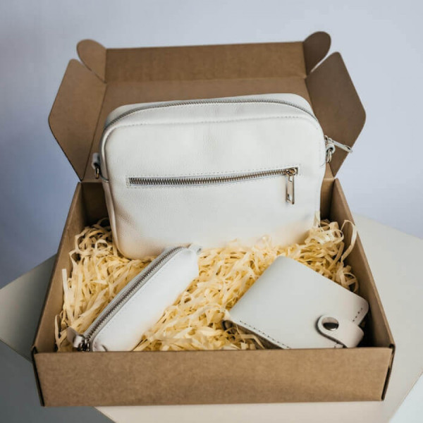 Жіночий набір ЦЕ ВСЕ ТОБІ з сумки Джорджія бежева, гаманця Біфолд та ключниці в білому кольорі