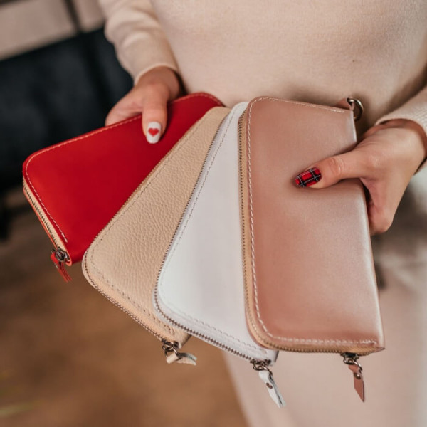 Жіночий клатч бежевий зернистий