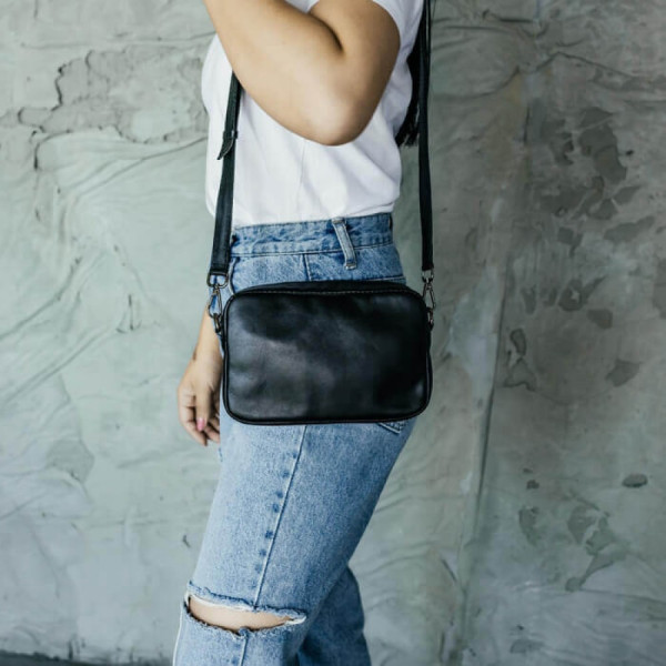 Жіноча сумка Париж чорна гладка